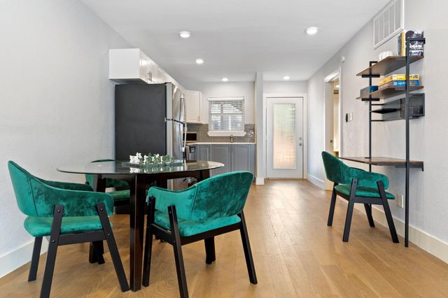 909 Reinli Street 116, Austin, TX 78751