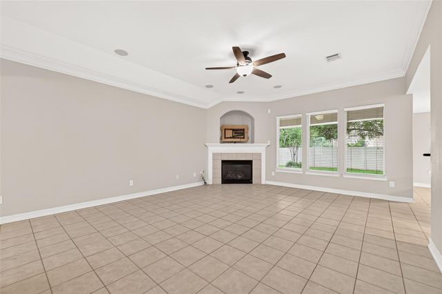 127 Monterrey Road W, Montgomery, TX 77356