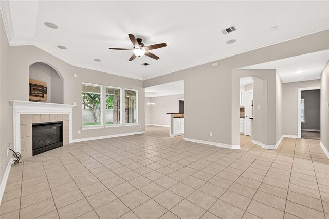 127 Monterrey Road W, Montgomery, TX 77356