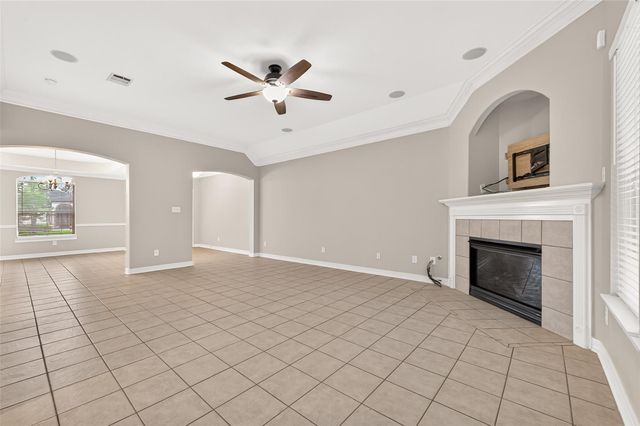 127 Monterrey Road W, Montgomery, TX 77356