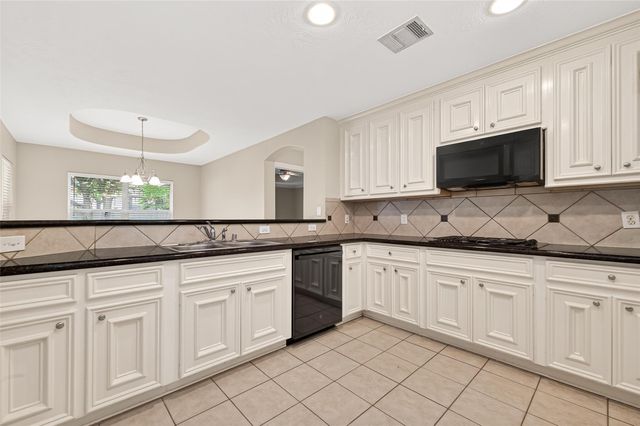 127 Monterrey Road W, Montgomery, TX 77356