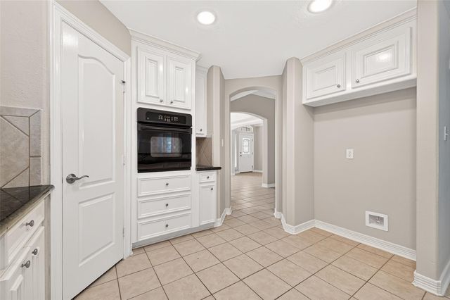 127 Monterrey Road W, Montgomery, TX 77356