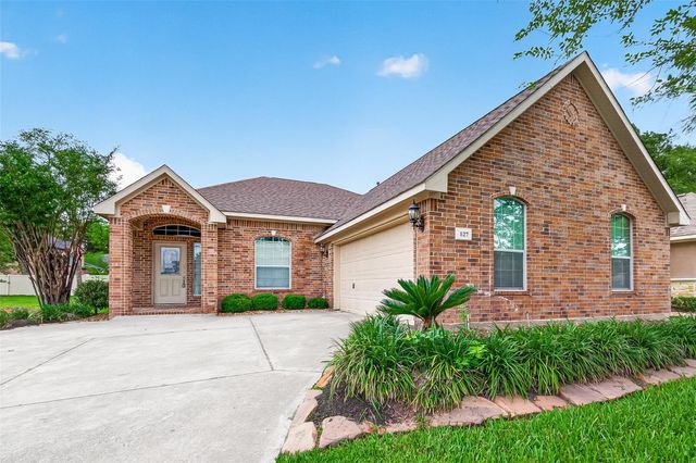 127 Monterrey Road W, Montgomery, TX 77356