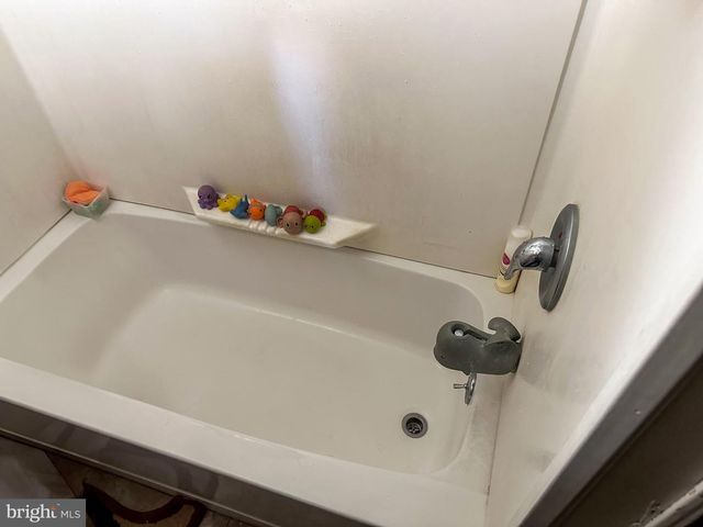 12 ONEILL AVE, Hanover, PA 17331