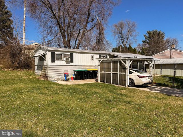 12 ONEILL AVE, Hanover, PA 17331