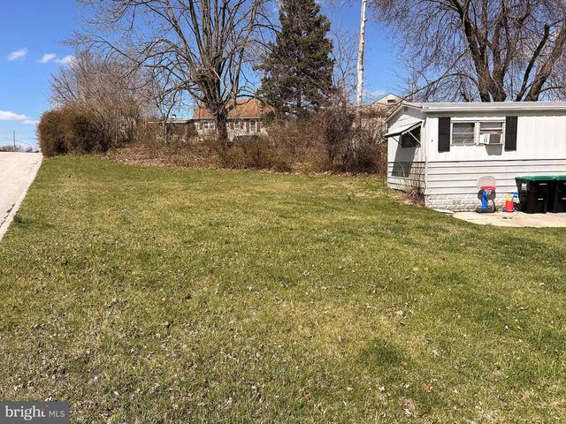 12 ONEILL AVE, Hanover, PA 17331