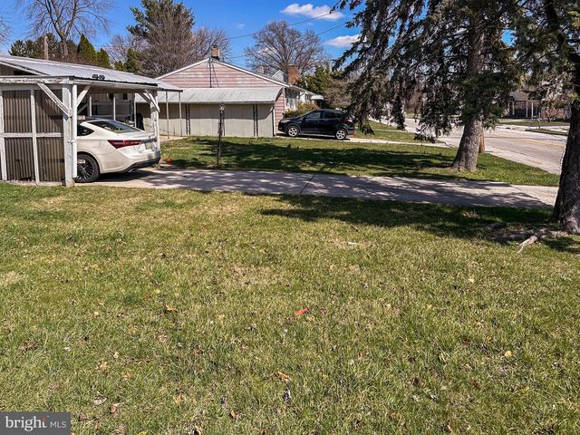 12 ONEILL AVE, Hanover, PA 17331