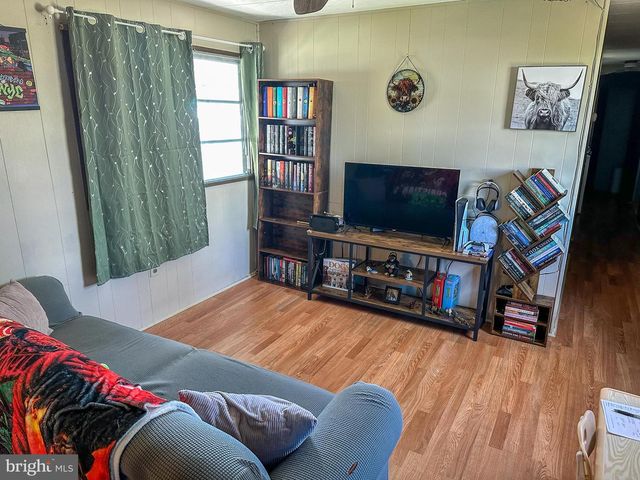 12 ONEILL AVE, Hanover, PA 17331