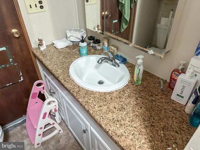 12 ONEILL AVE, Hanover, PA 17331