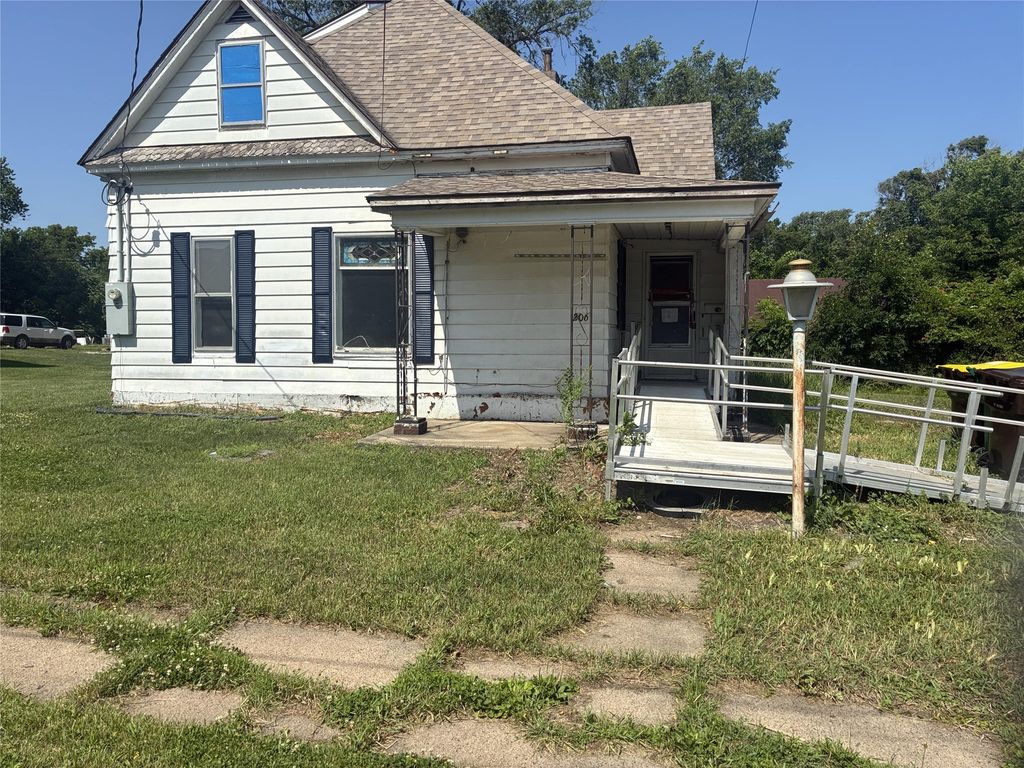 206 S Lincoln Street, Osceola, IA 50213
