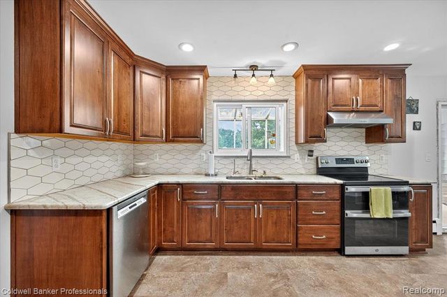 1545 Rulane Drive, Lapeer, MI 48446