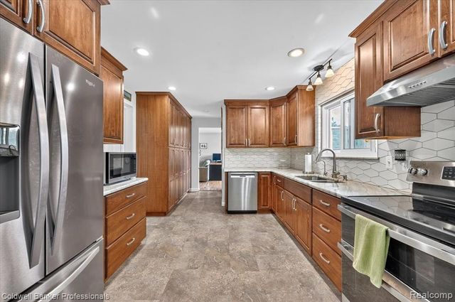 1545 Rulane Drive, Lapeer, MI 48446