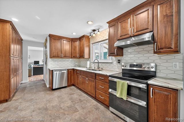 1545 Rulane Drive, Lapeer, MI 48446