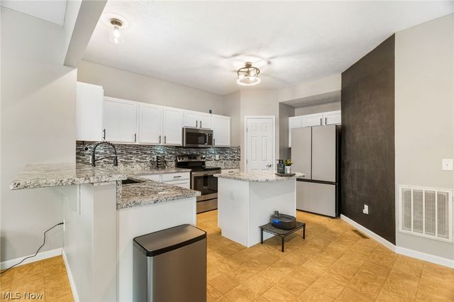 8111 Middlebranch Avenue NE, Middlebranch, OH 44652