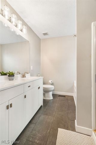 8111 Middlebranch Avenue NE, Middlebranch, OH 44652