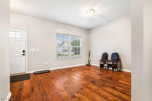 8111 Middlebranch Avenue NE, Middlebranch, OH 44652