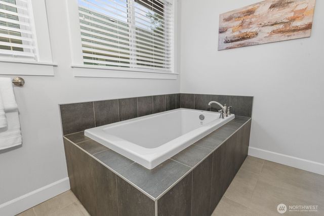 479 5th Avenue NE, Issaquah, WA 98029