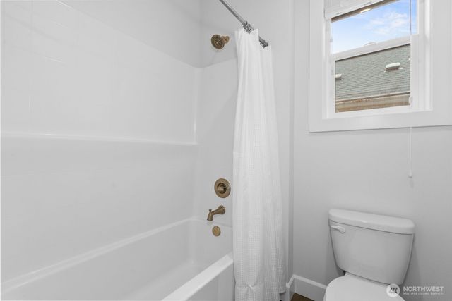 479 5th Avenue NE, Issaquah, WA 98029