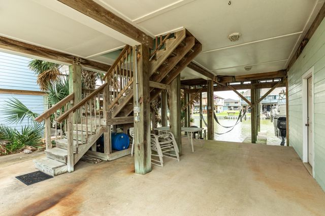 139 Driftwood Road, Freeport, TX 77541