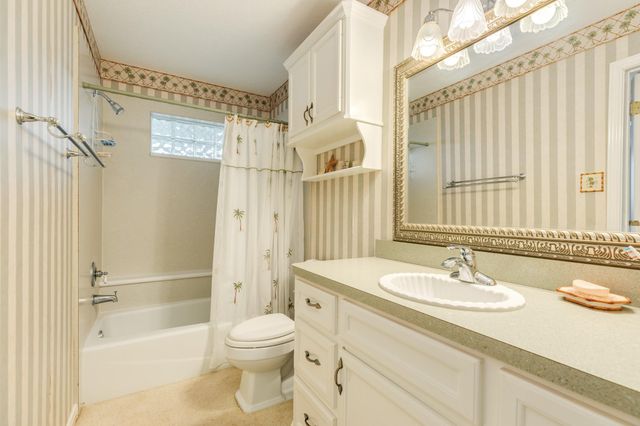 139 Driftwood Road, Freeport, TX 77541