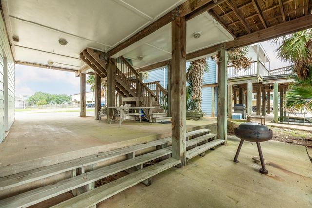 139 Driftwood Road, Freeport, TX 77541
