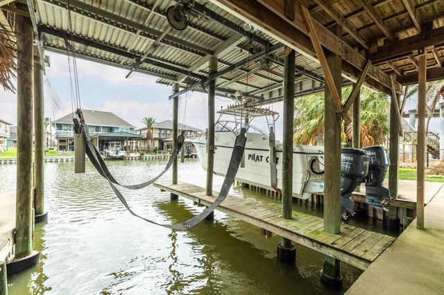 139 Driftwood Road, Freeport, TX 77541