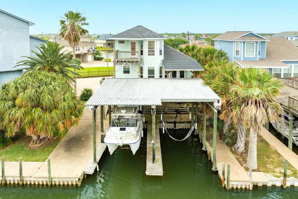 139 Driftwood Road, Freeport, TX 77541