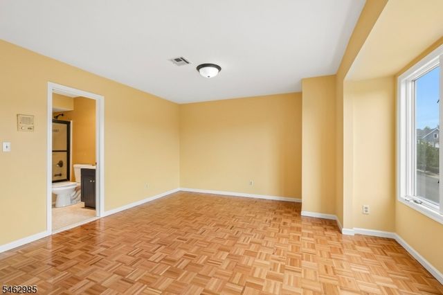 33 Aycrigg Ave, Passaic City, NJ 07055