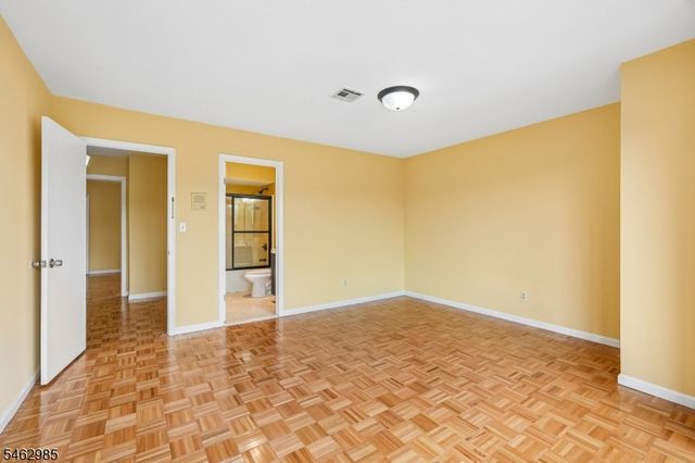 33 Aycrigg Ave, Passaic City, NJ 07055