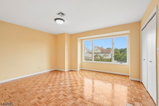 33 Aycrigg Ave, Passaic City, NJ 07055