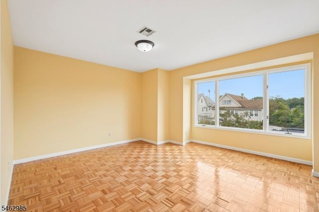 33 Aycrigg Ave, Passaic City, NJ 07055