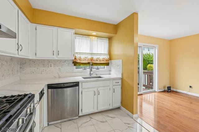 33 Aycrigg Ave, Passaic City, NJ 07055