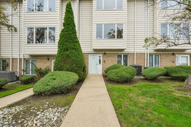 33 Aycrigg Ave, Passaic City, NJ 07055