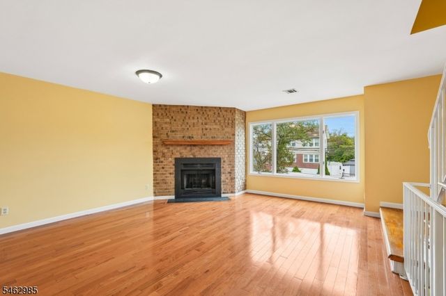 33 Aycrigg Ave, Passaic City, NJ 07055