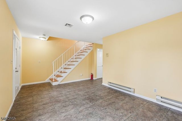 33 Aycrigg Ave, Passaic City, NJ 07055