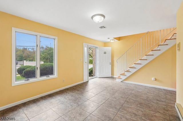 33 Aycrigg Ave, Passaic City, NJ 07055