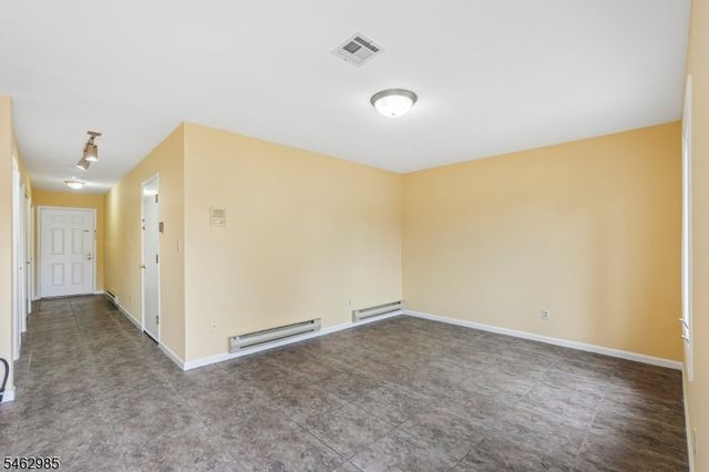 33 Aycrigg Ave, Passaic City, NJ 07055
