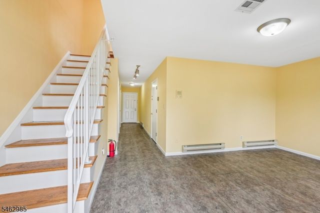 33 Aycrigg Ave, Passaic City, NJ 07055
