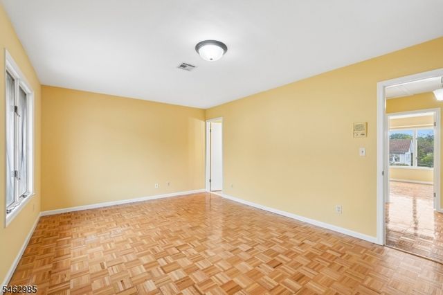 33 Aycrigg Ave, Passaic City, NJ 07055