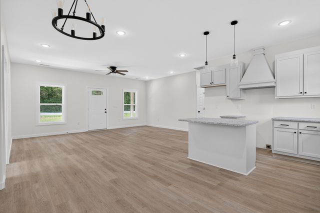 76 Simmons Cir, Fayetteville, TN 37334