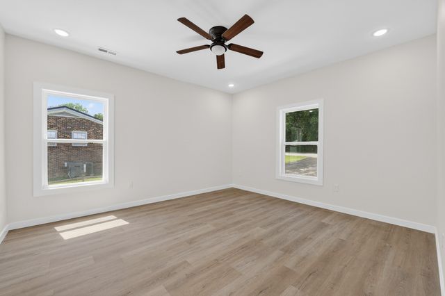 76 Simmons Cir, Fayetteville, TN 37334