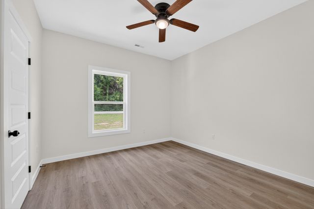 76 Simmons Cir, Fayetteville, TN 37334