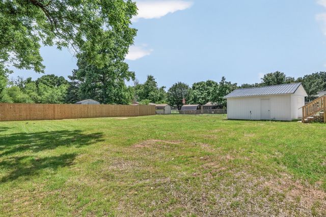 76 Simmons Cir, Fayetteville, TN 37334