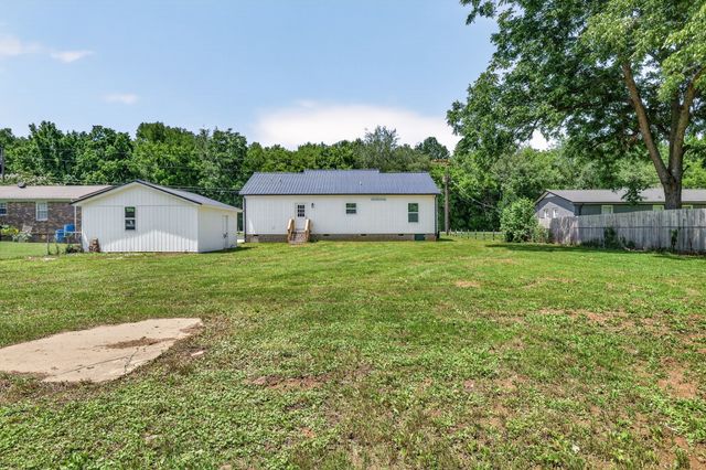 76 Simmons Cir, Fayetteville, TN 37334