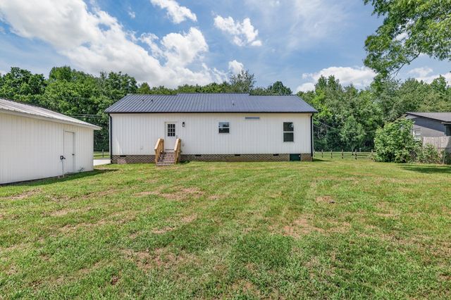 76 Simmons Cir, Fayetteville, TN 37334