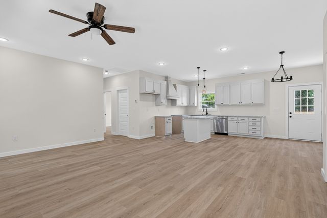 76 Simmons Cir, Fayetteville, TN 37334