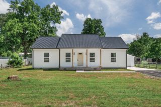 76 Simmons Cir, Fayetteville, TN 37334