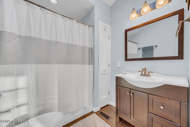 7 Maple Lane, Howell, NJ 07731