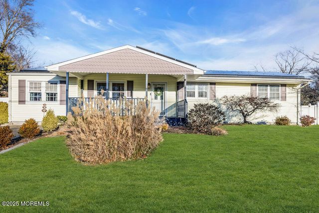 7 Maple Lane, Howell, NJ 07731