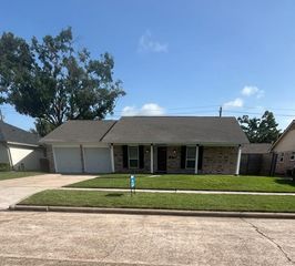 2427 Droxford Drive, Houston, TX 77008